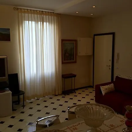 Piazza San Marco Apartment *